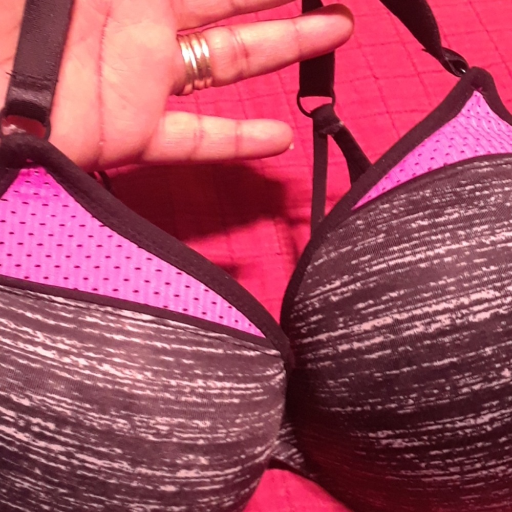 *SALE* PINK VS BRA - Picture 2 of 5